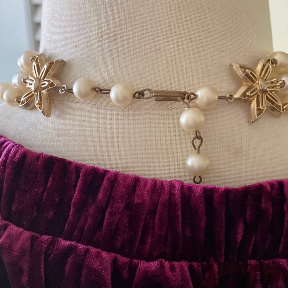 VTG Triple Strand Pearl/Crystal Necklace - Picture 10 of 10